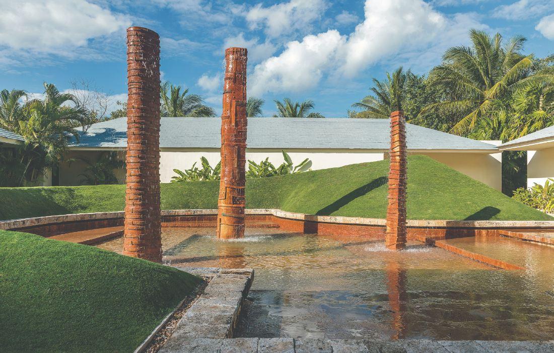 Un entorno donde cada espacio fluye de manera natural, integrando el tiempo y el paisaje. Blue Diamond Wellness Resort Riviera Maya Un entorno donde cada espacio fluye de manera natural, integrando el tiempo y el paisaje. Blue Diamond Wellness Resort Riviera Maya