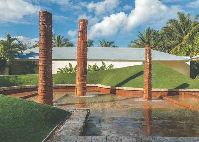 Un entorno donde cada espacio fluye de manera natural, integrando el tiempo y el paisaje. Blue Diamond Wellness Resort Riviera Maya Un entorno donde cada espacio fluye de manera natural, integrando el tiempo y el paisaje. Blue Diamond Wellness Resort Riviera Maya