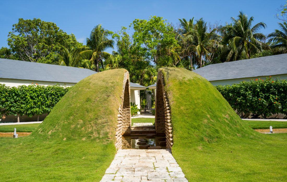 Una ubicación privilegiada que permite descubrir la riqueza cultural e histórica de la región. Blue Diamond Wellness Resort Riviera Maya Una ubicación privilegiada que permite descubrir la riqueza cultural e histórica de la región. Blue Diamond Wellness Resort Riviera Maya