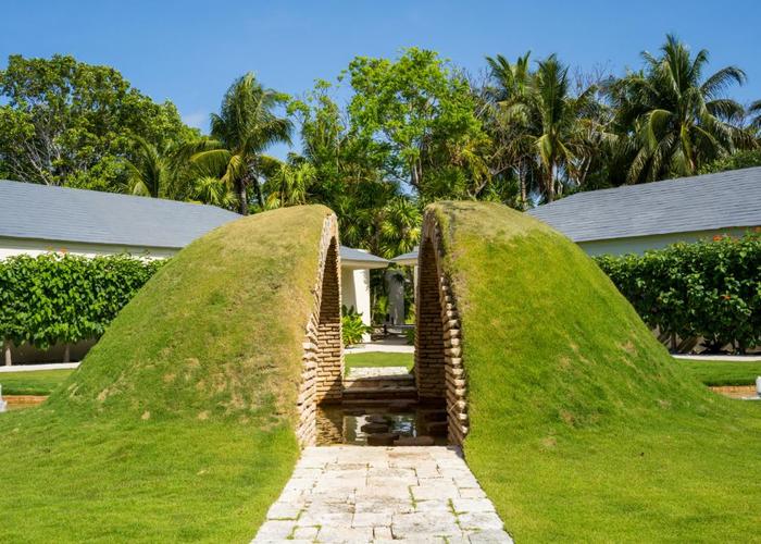 Una ubicación privilegiada que permite descubrir la riqueza cultural e histórica de la región. Blue Diamond Wellness Resort Riviera Maya Una ubicación privilegiada que permite descubrir la riqueza cultural e histórica de la región. Blue Diamond Wellness Resort Riviera Maya